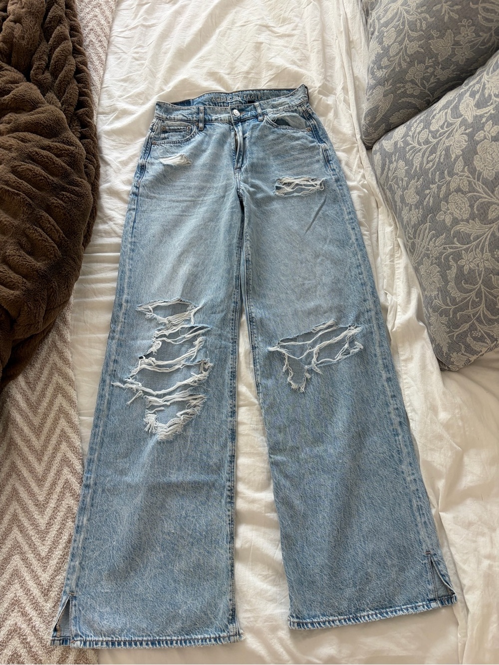 American Eagle Outfitters Super High waisted Distressed Wide Leg Jeans